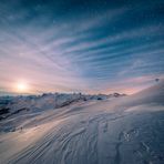 ^ Fronalpstock: Hütte und Mond °