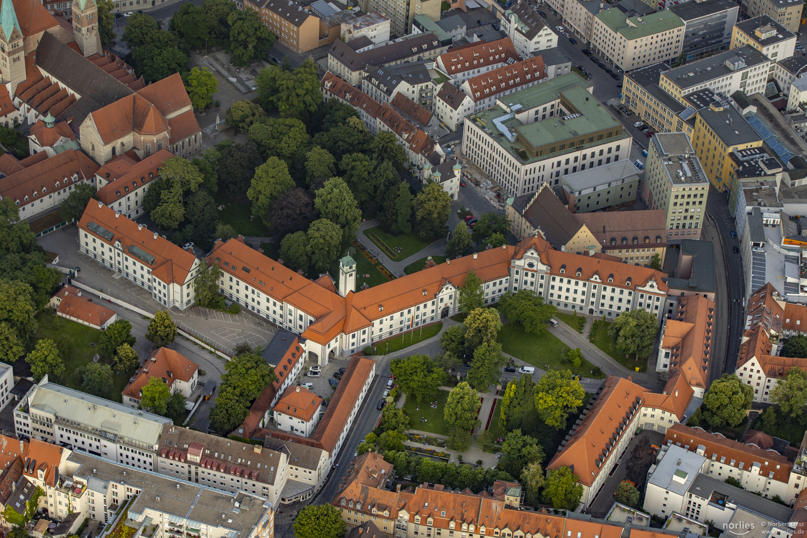 Fronhof und Hofgarten