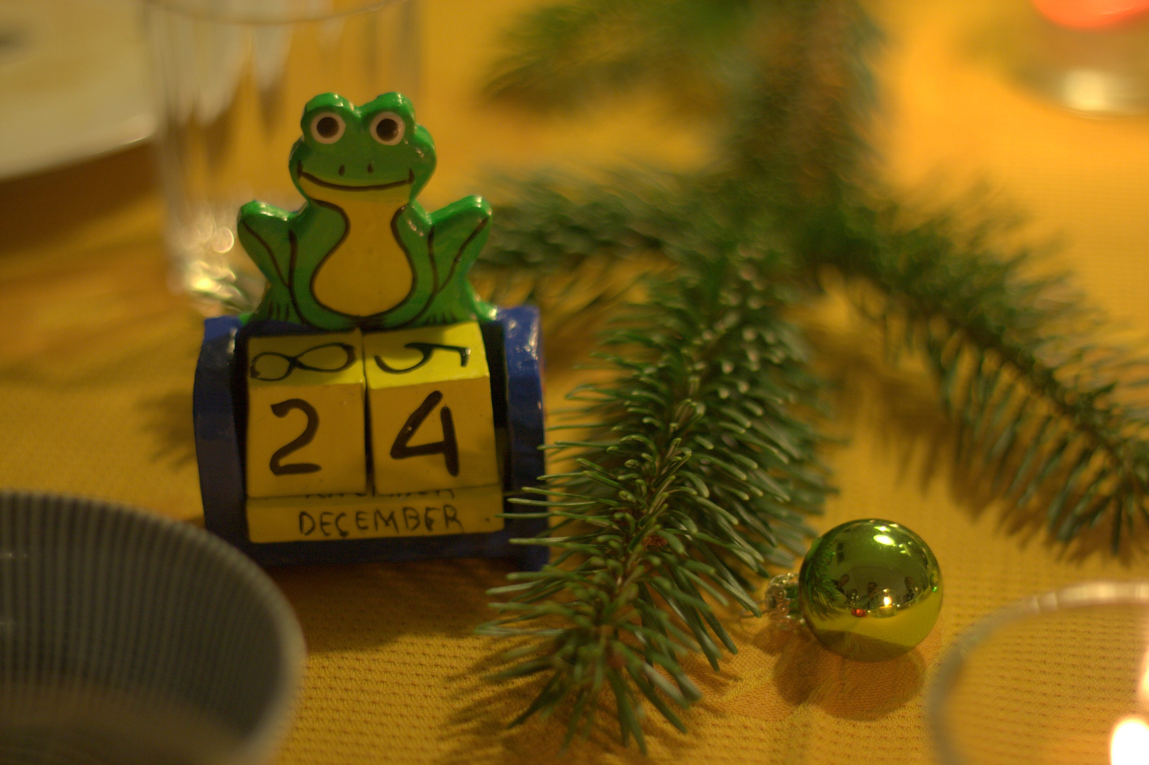 Frosch an Weihnachten