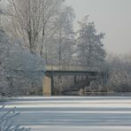 frostige Brücke