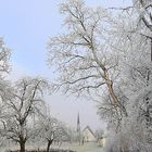 frostiger Dorfweg