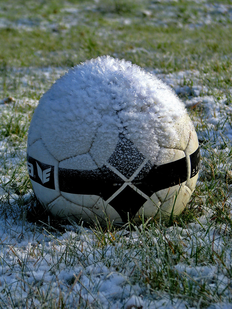 Frostiger Fußball