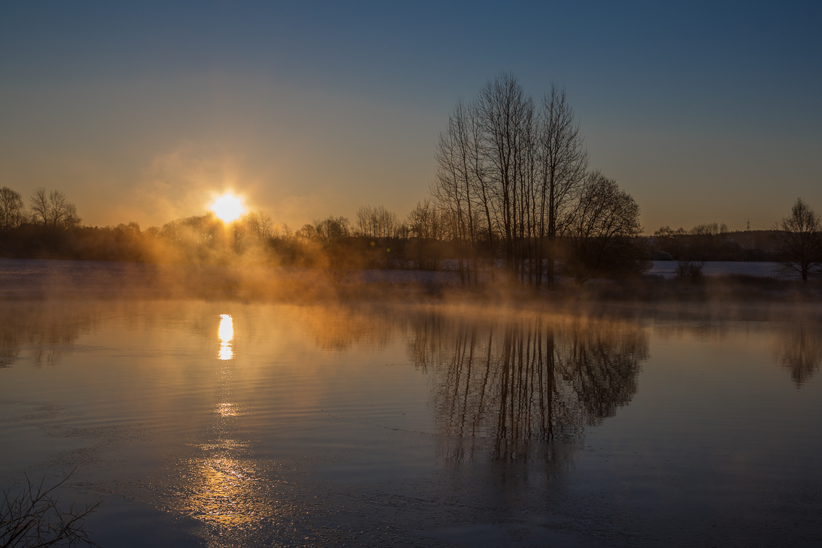 Frostiger Sonnenaufgang