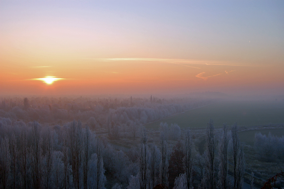 Frostiger Sonnenaufgang