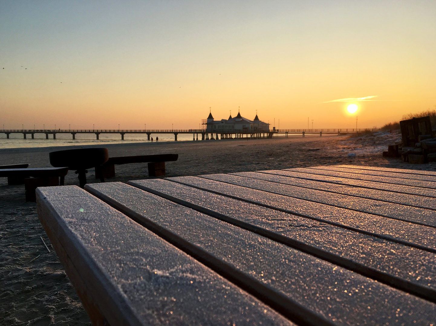 Frostiger Sonnenaufgang in Ahlbeck