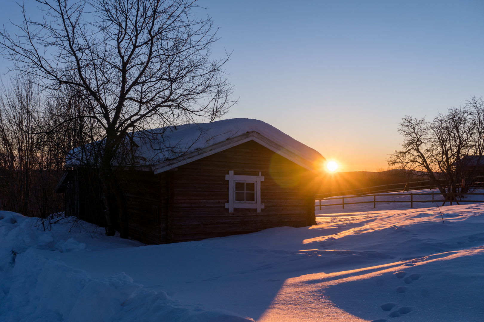 frostiger Sonnenuntergang