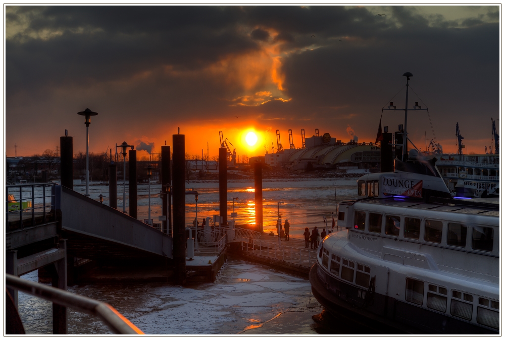 Frostiger Sonnenuntergang