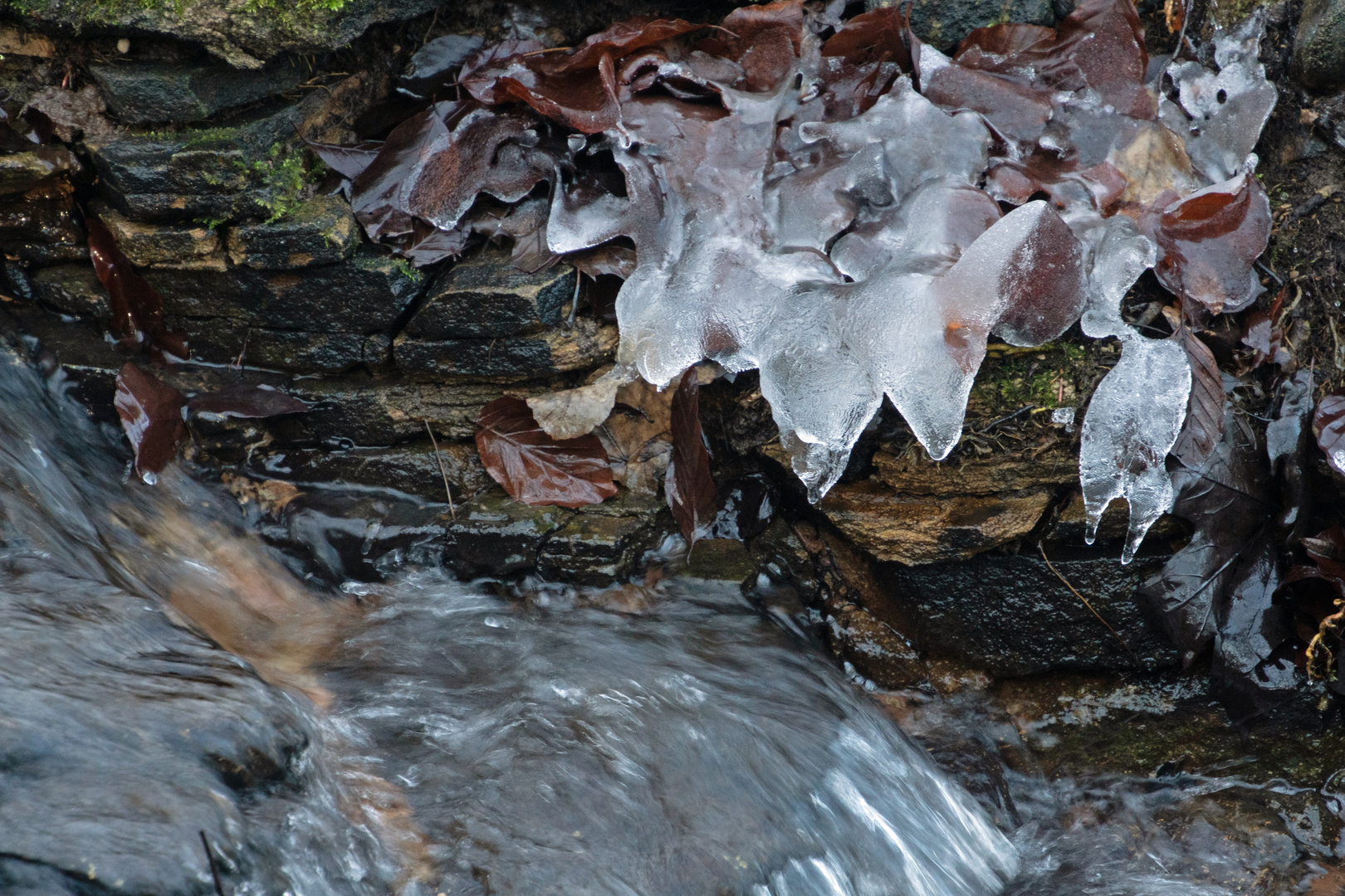 FROZEN / Heslacher Wasserfall Detail ;-))