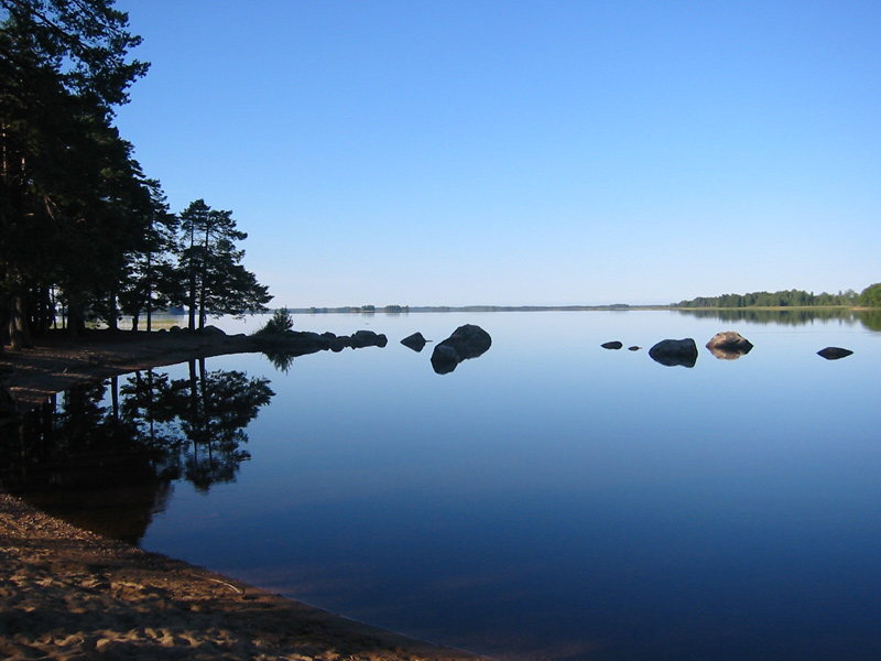 früh morgens an einem See