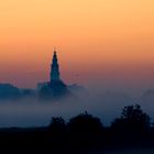 Früh morgens, Stadt im Nebel