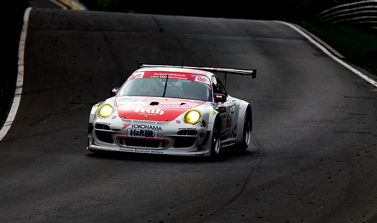 Früh Porsche auf dem Nürburgring