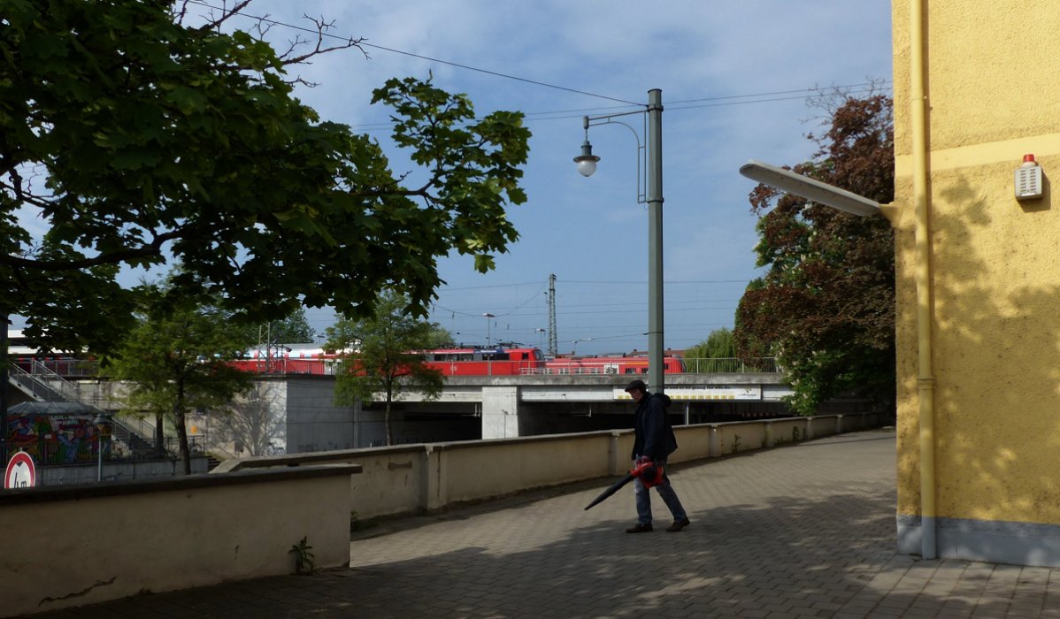 Früh-Weg-Bläser [Bahnraum Augsburg]