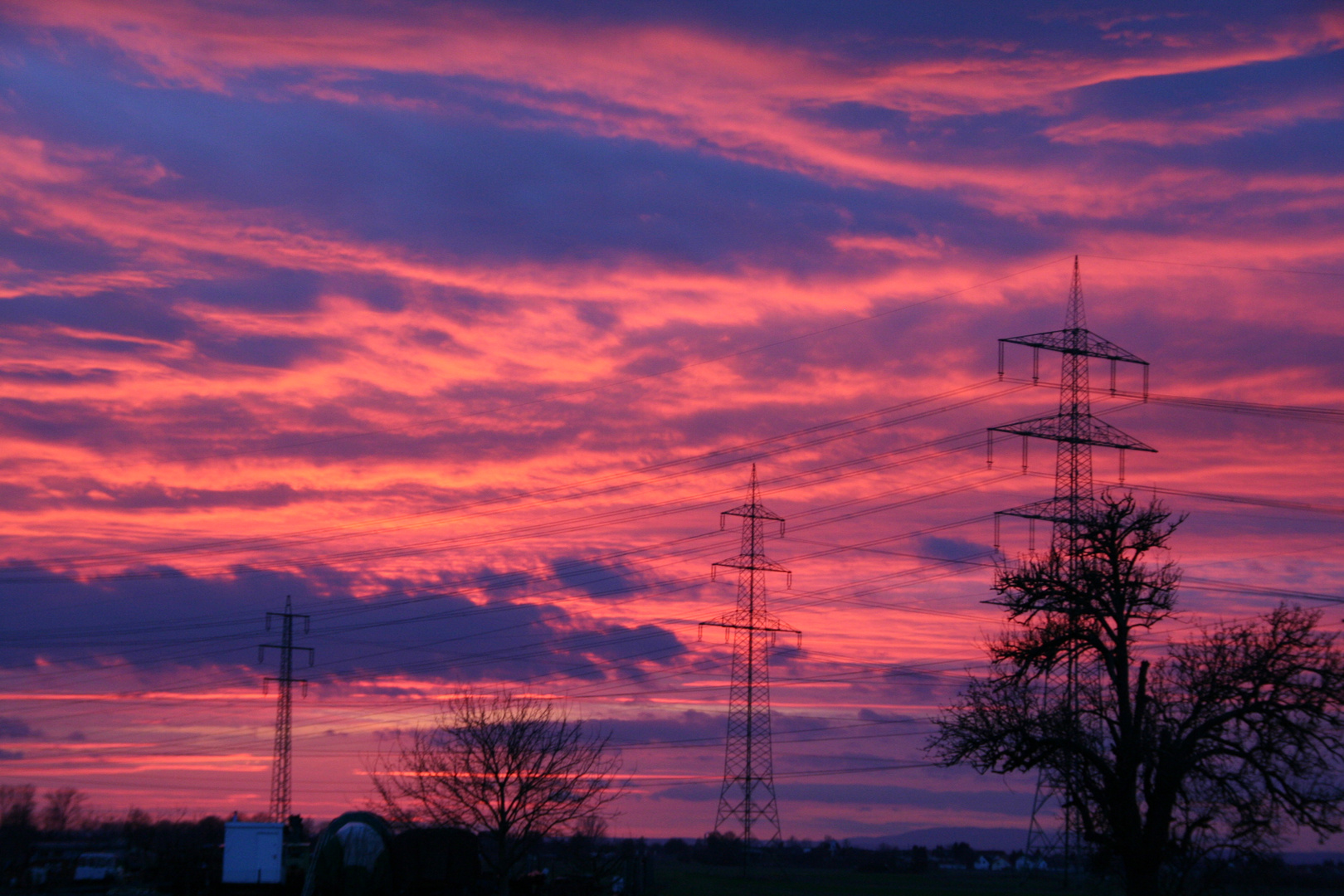 Frühabendhimmel über Pfungstadt (Südhessen)