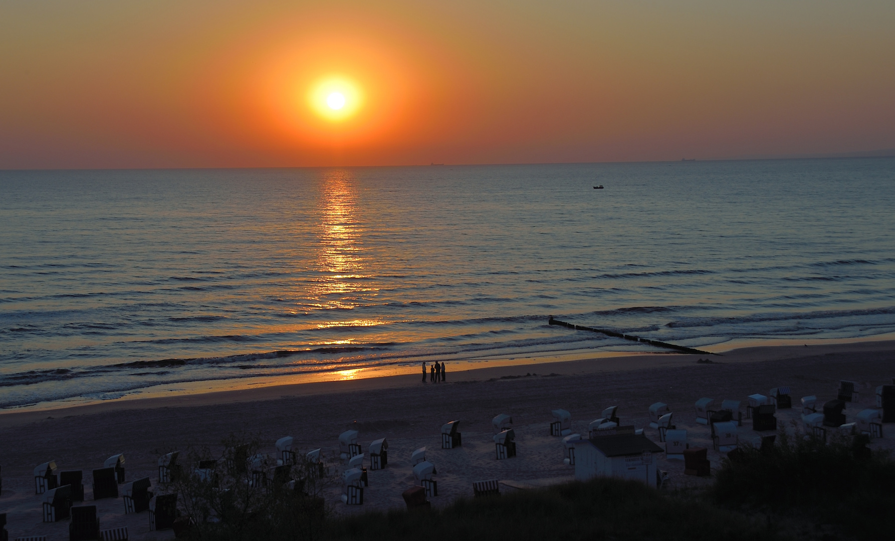 Frühaufsteher,genießen den Sonnenaufgang auf Usedom