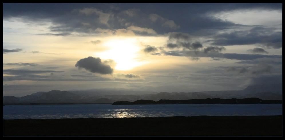 Frühe Lichtstimmung am Myvatn.