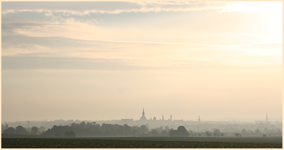 Frühe Skyline einer alten Stadt