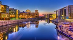 Früher Abend am Reichstag