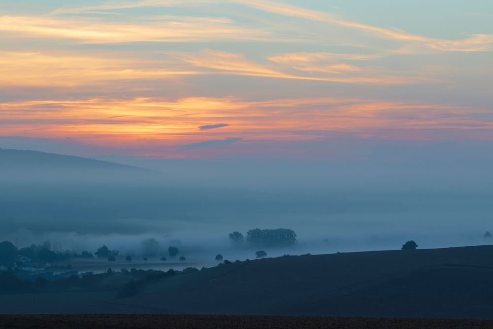 Früher Herbstnebel