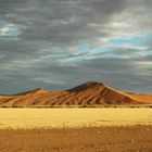 früher Morgen zwischen Sesriem und Sossusvlei