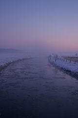 Früher Nebel über der Stör