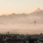 frühes Lissabon aus dem Fenster einer schäbigen Unterkunft