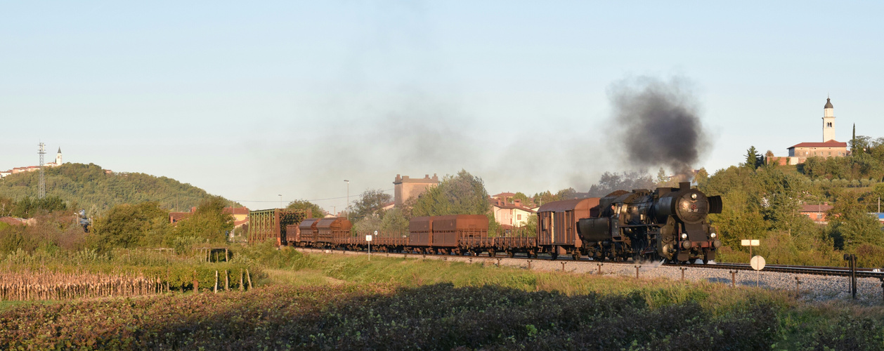 Frühgüterzug in Prvacina