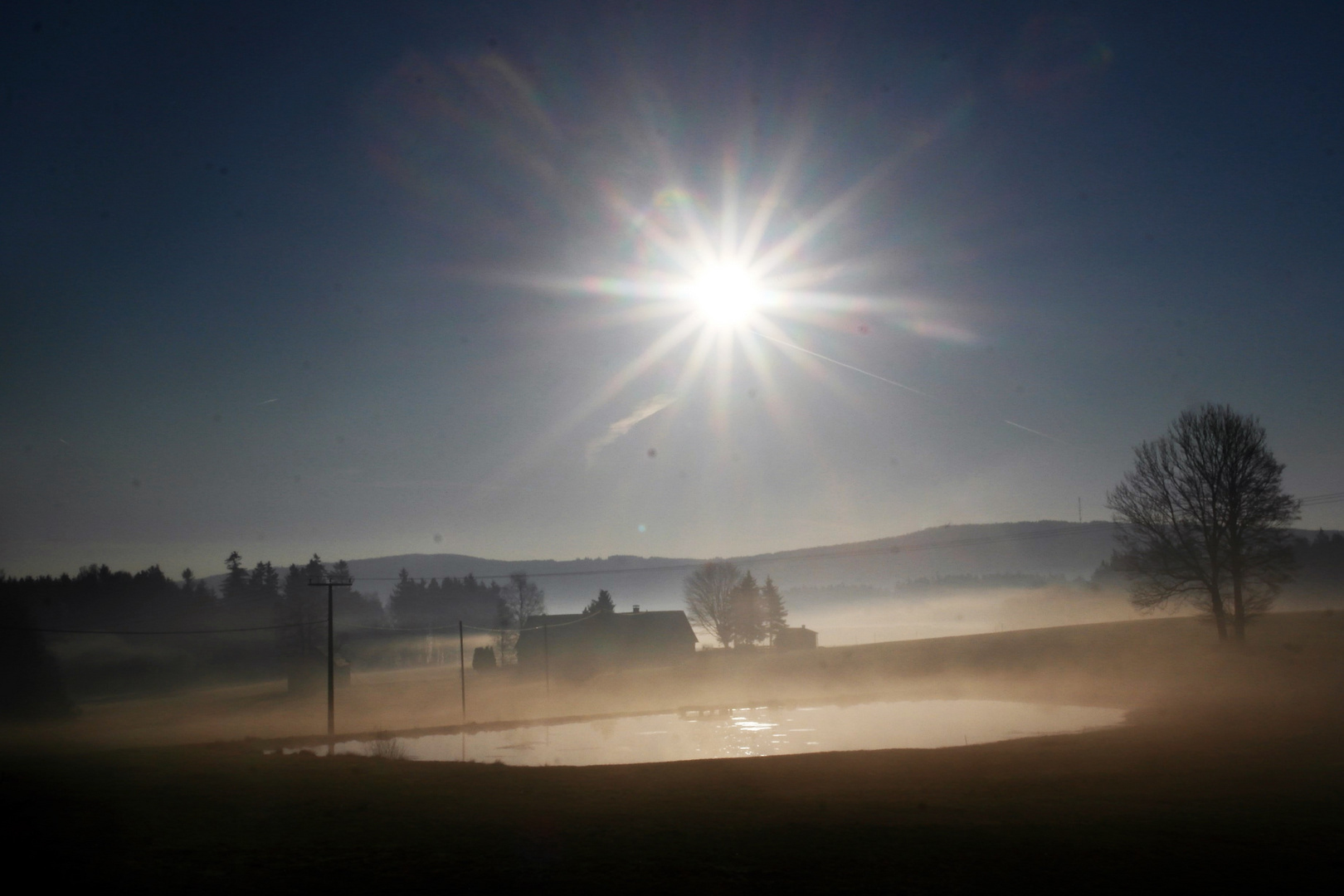 Frühjahrsanfang im Frühnebel  im  Fichtelgebirge