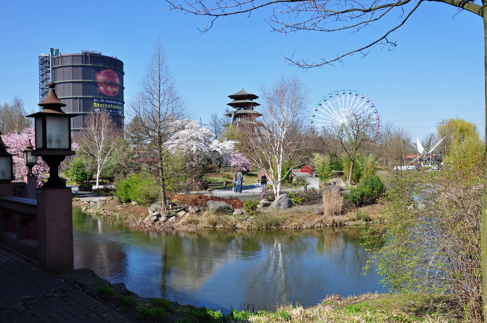 Frühling am Gasometer