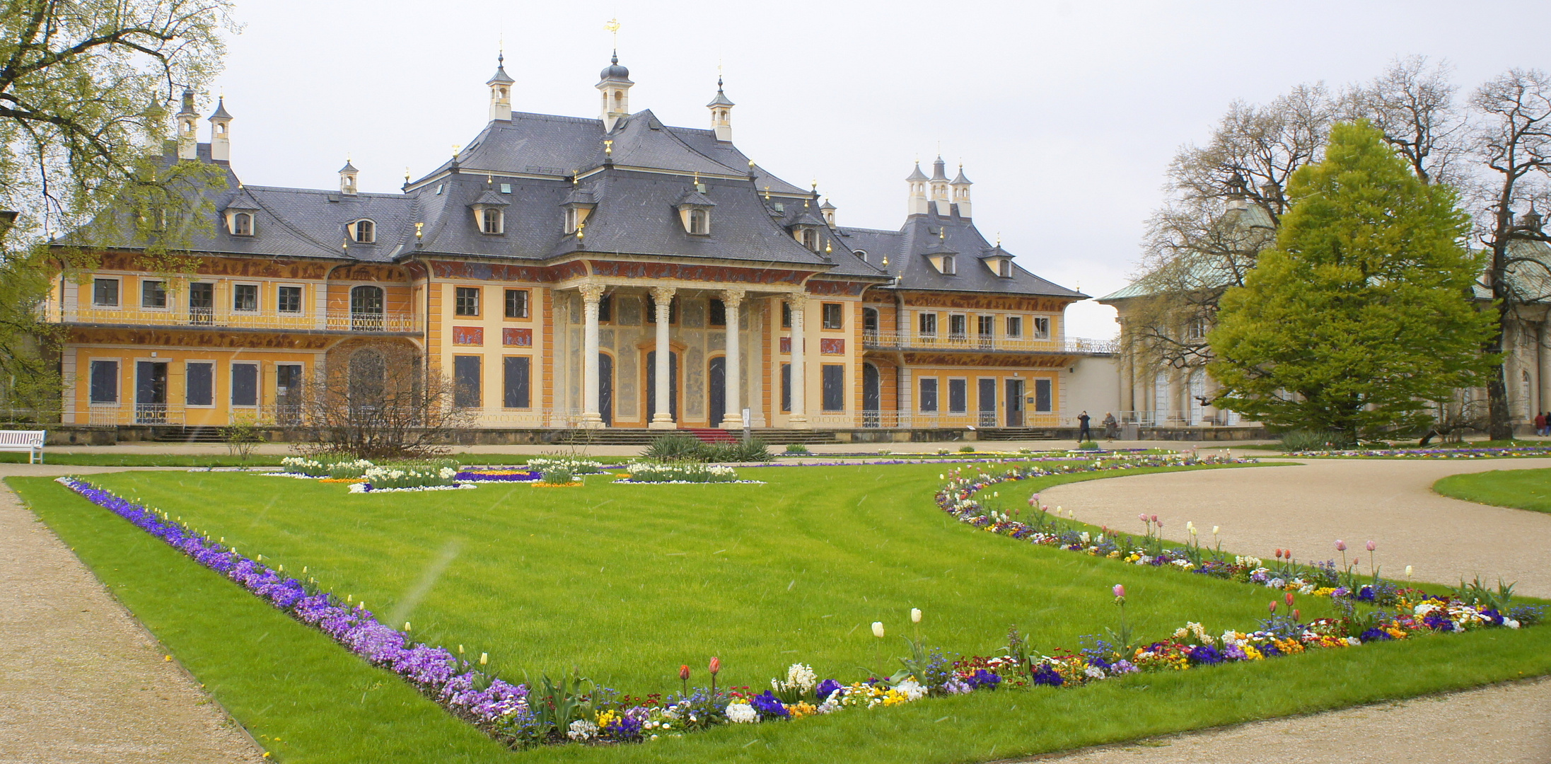 Frühling am Schloss