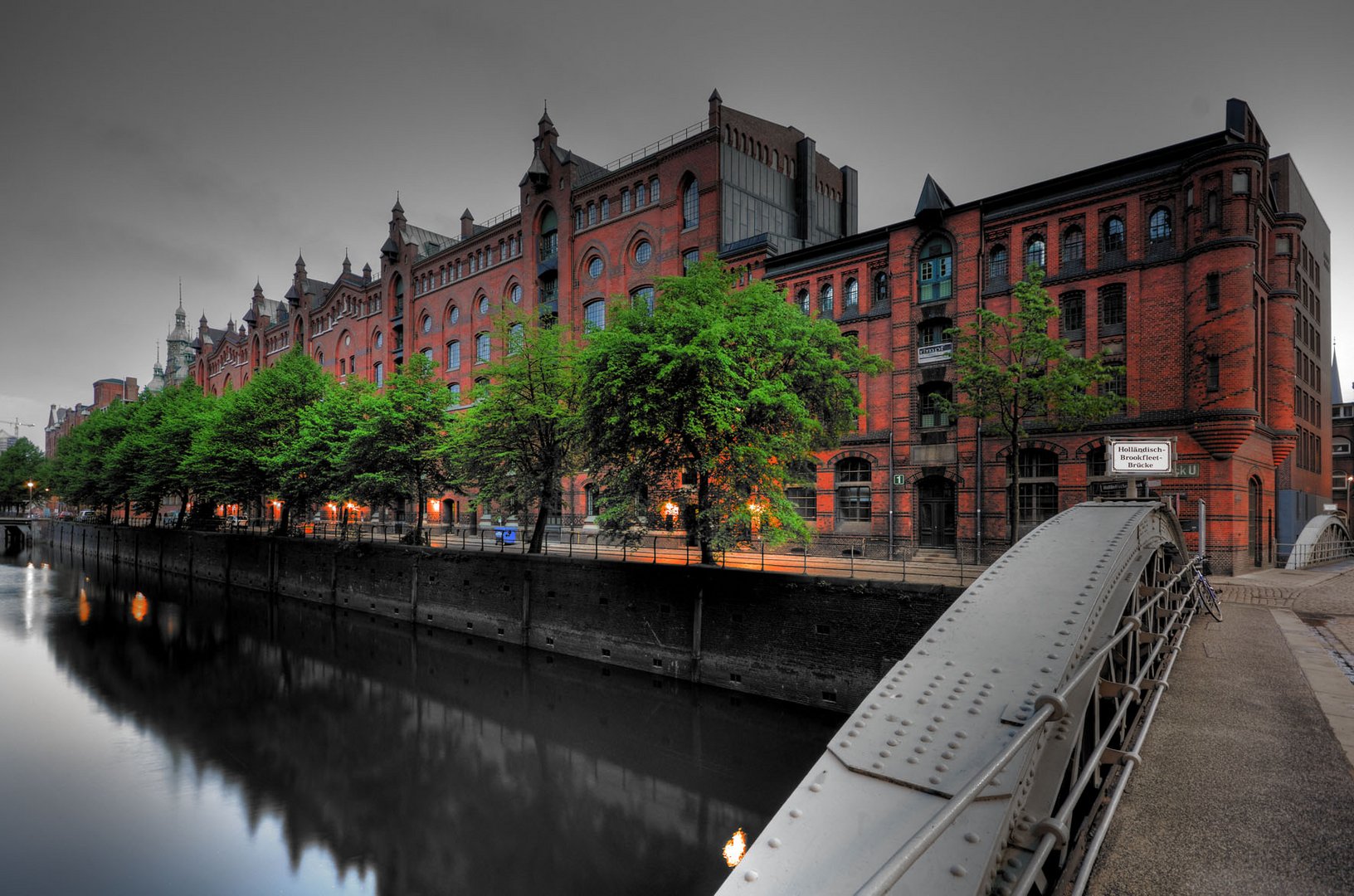 Frühling frühmorgens am Höllandischen Brook Speicherstadt