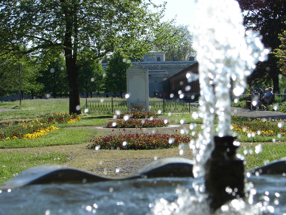 Frühling im Park von Lu Men