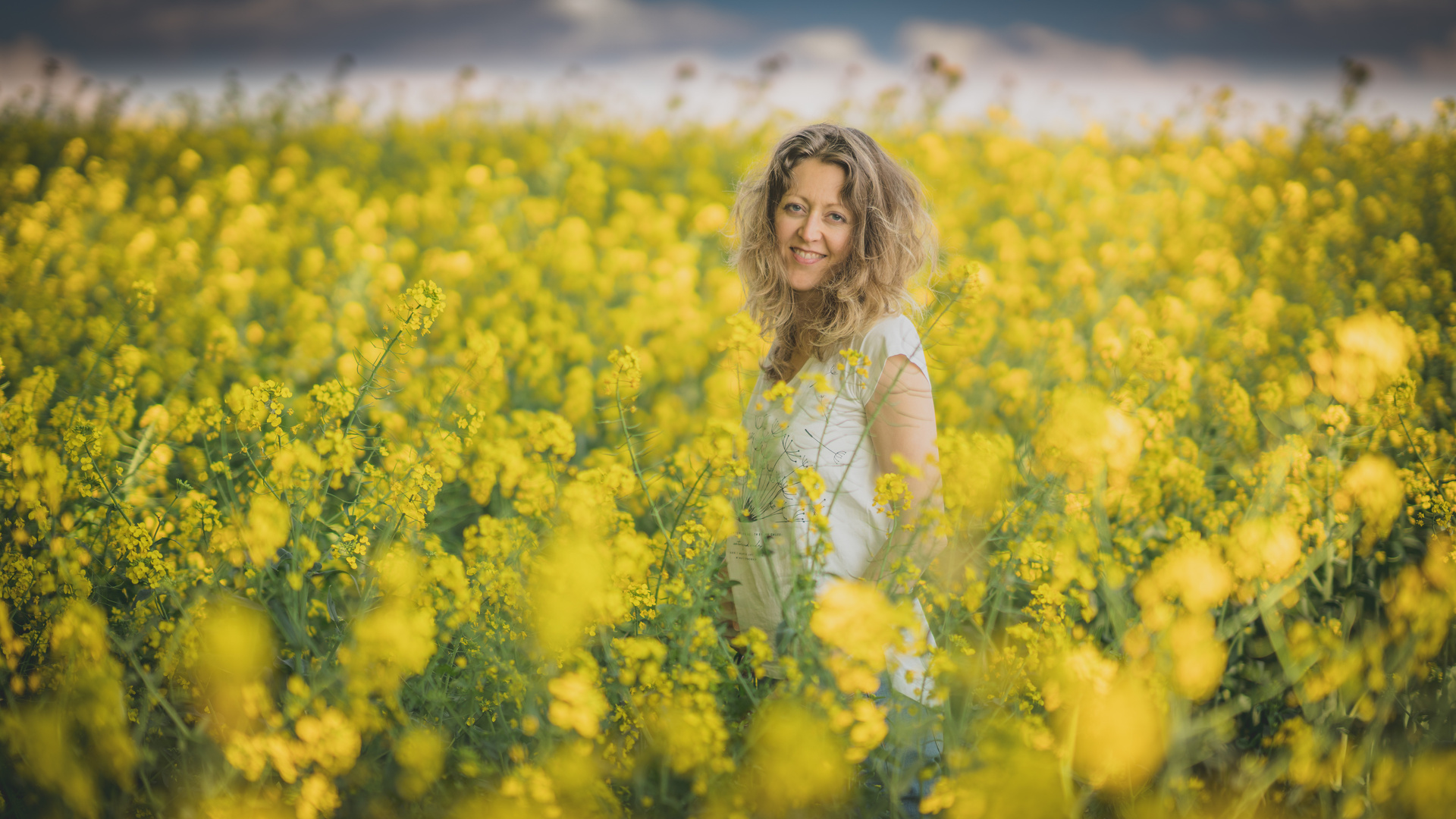 Frühling im Rapsfeld 