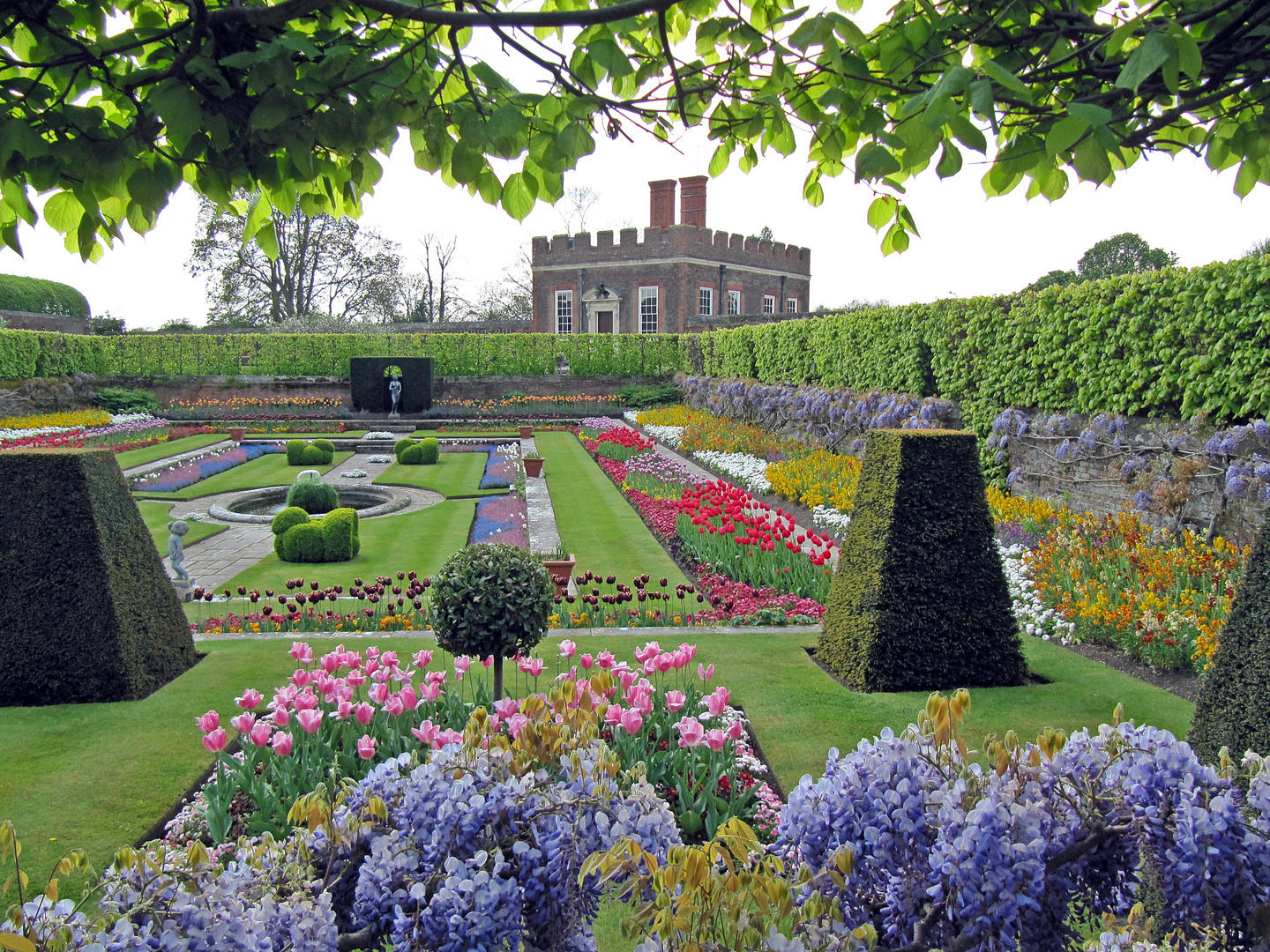 Frühling in den Gärten von Hampton Court
