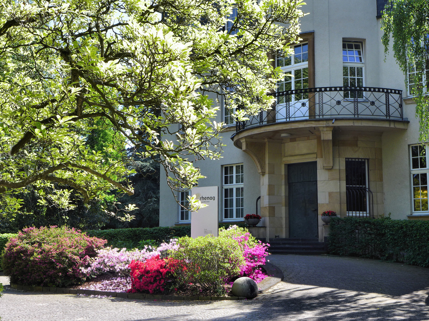 Frühling vor der Villa