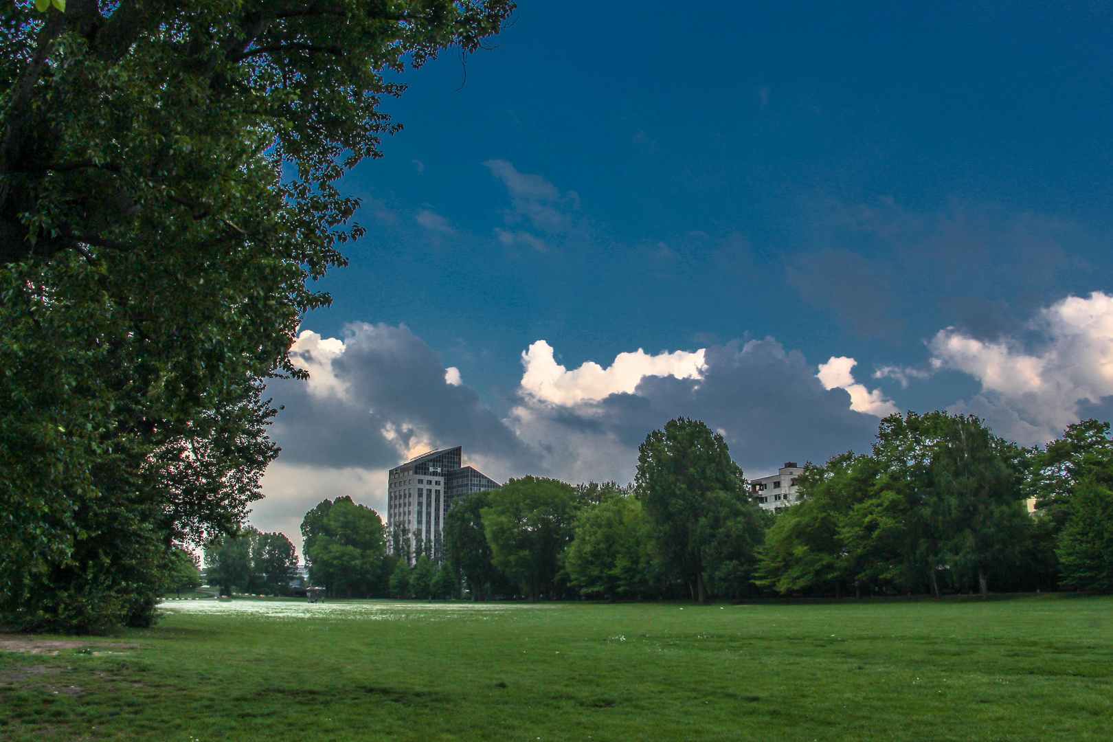 Frühlings-Gewitter in der Stadt