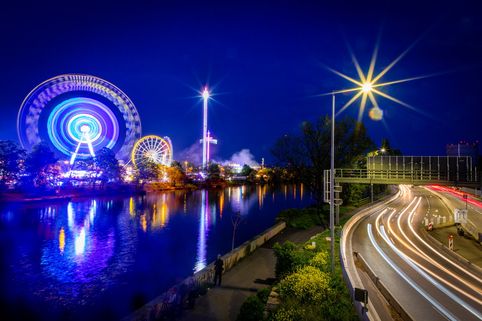 Frühlingsfest bei Nacht