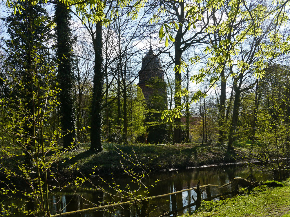 Frühlingsgrün am Diepholzer Schloß