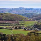 Frühlingshafter Blick über Sauerländer Berge