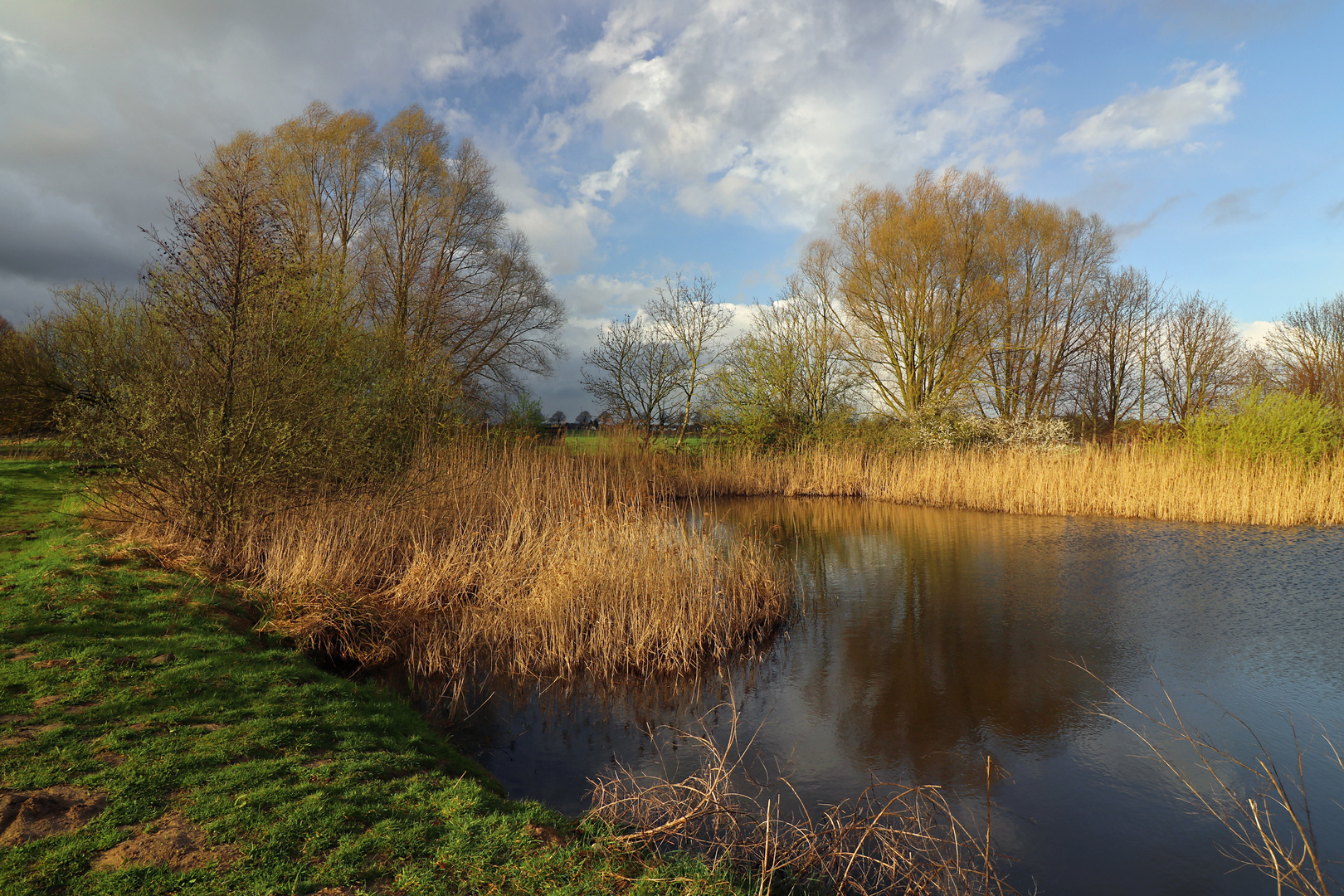 Frühlingshimmel überm Westpark