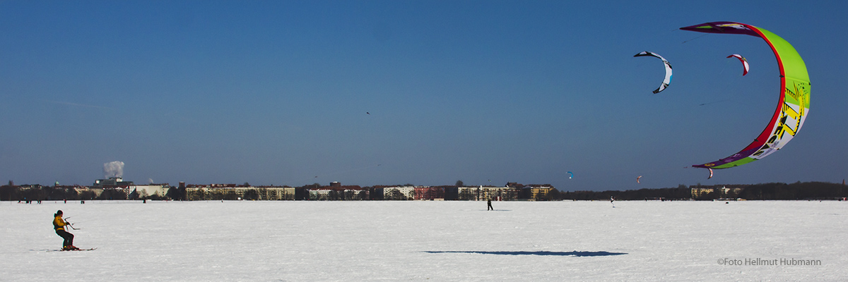 FRÜHLINGSSPIELE AUF DEM TEMPELHOFER FELD