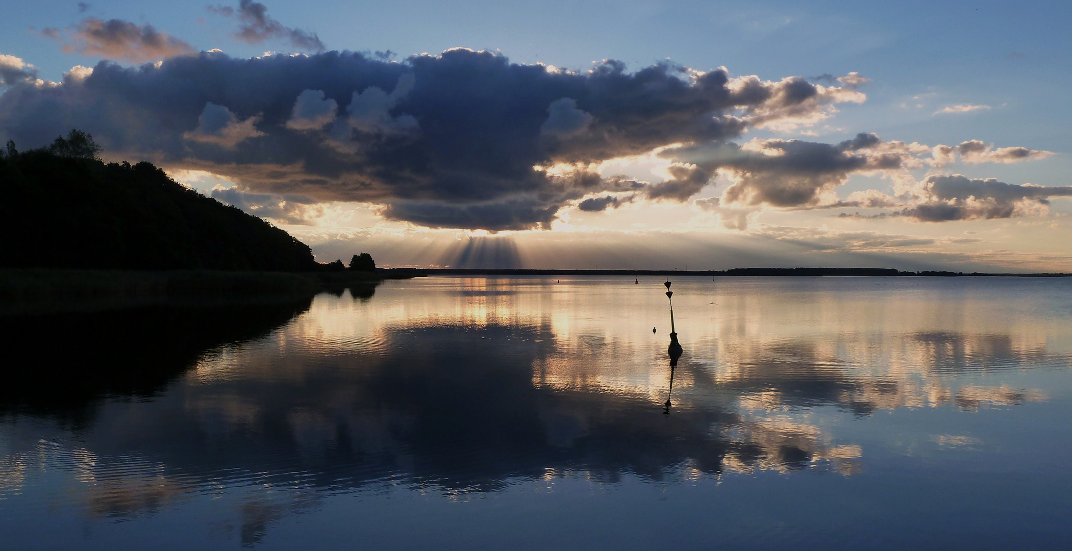 frühmorgens am Hafen in Kloster