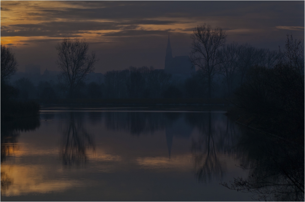 FRÜHMORGENS AM INN