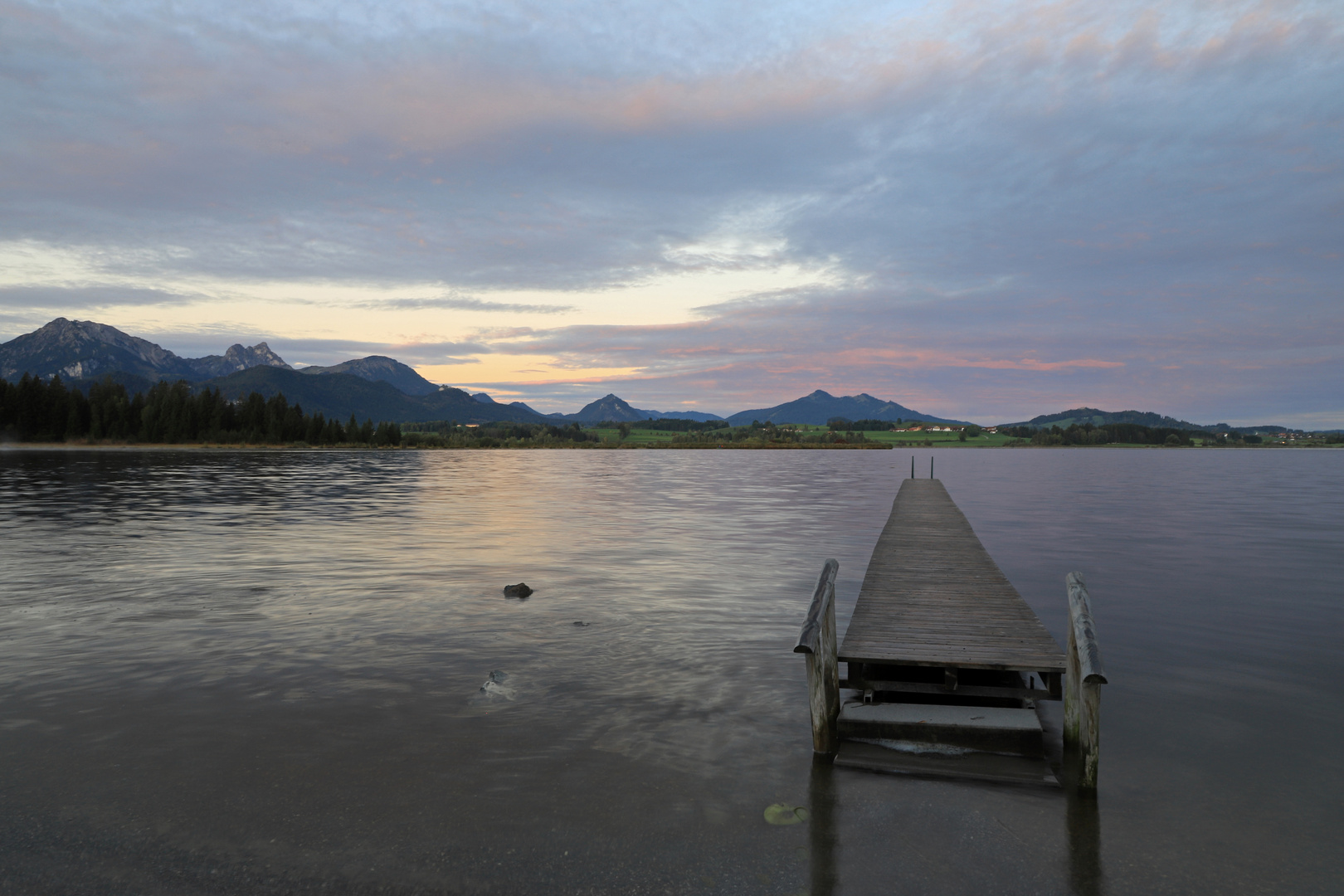 Frühmorgens am See