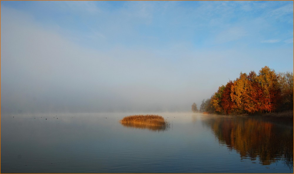 * Frühmorgens am See