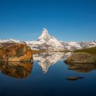 Frühmorgens am Stellisee  mit Blick aus Matterhorn