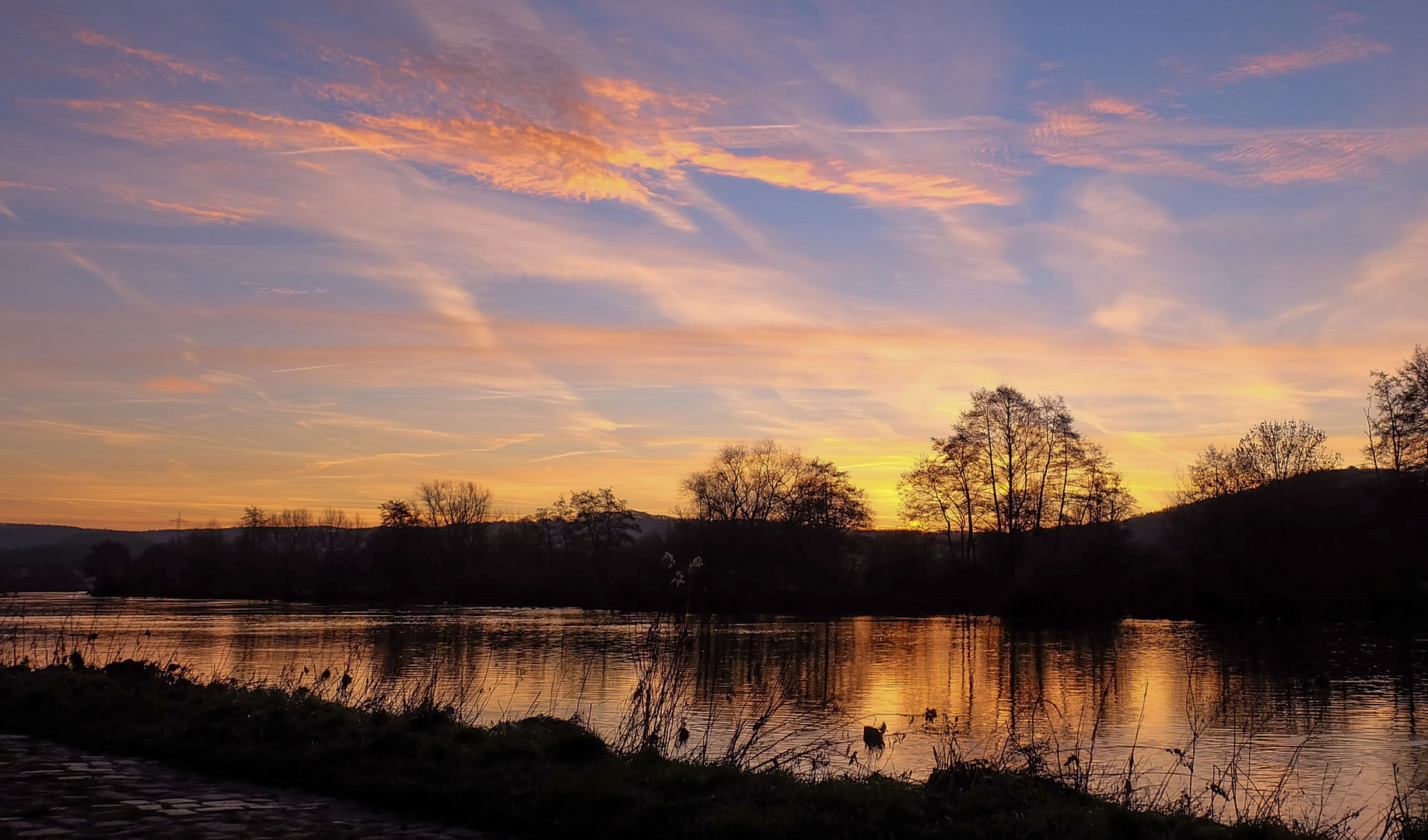 Frühmorgens an der Ruhr