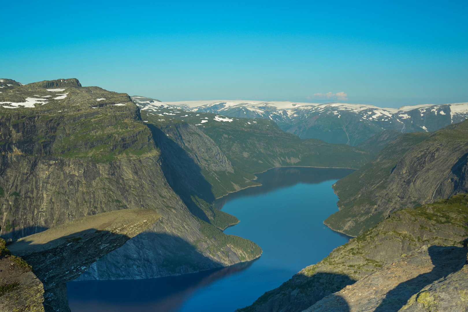 Frühmorgens auf der Trolltunga