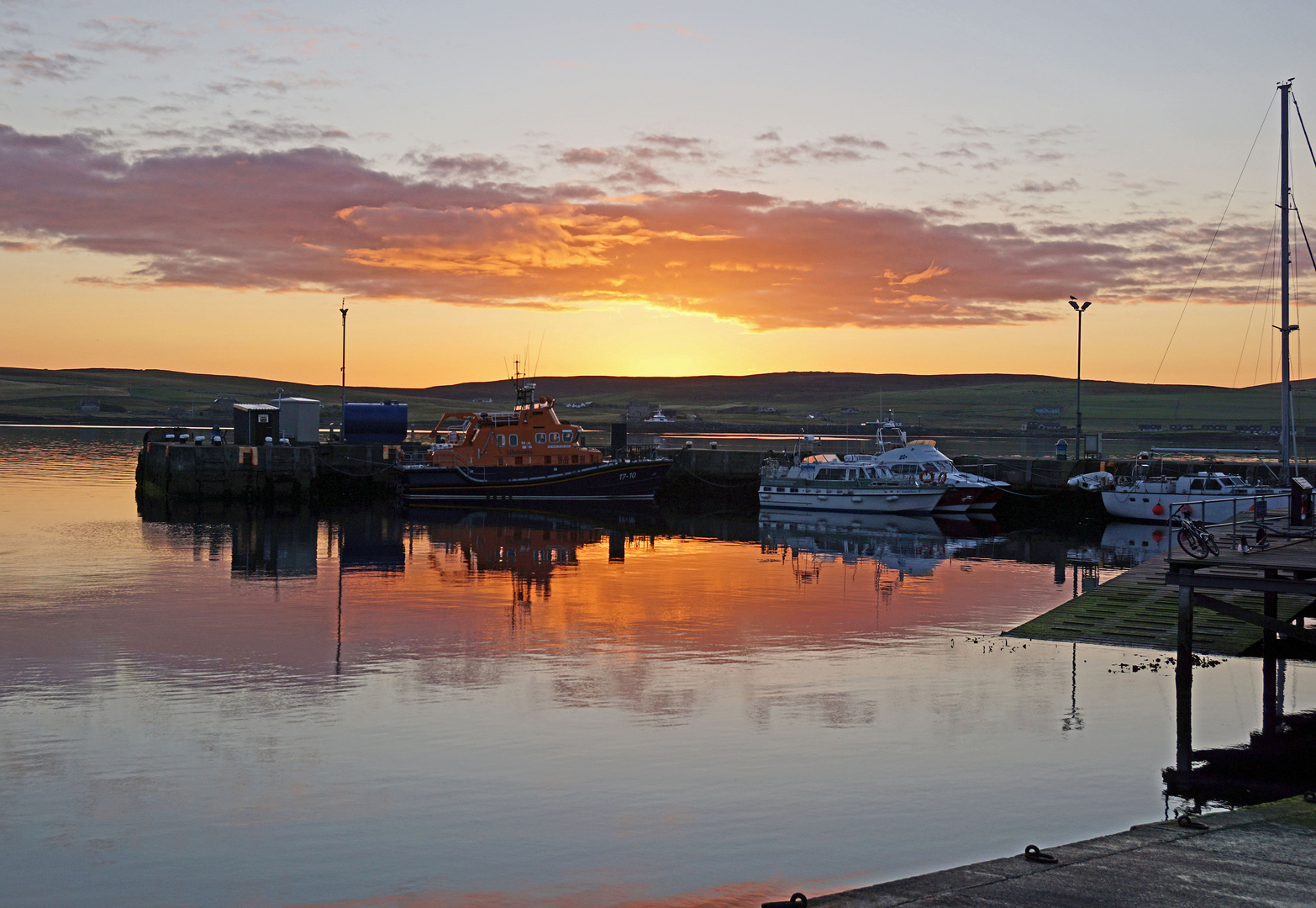 Frühmorgens im Hafen von Lerwick/Shetland Islands