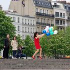 Frühmorgens ins Paris: Modefotografie mit Ballons