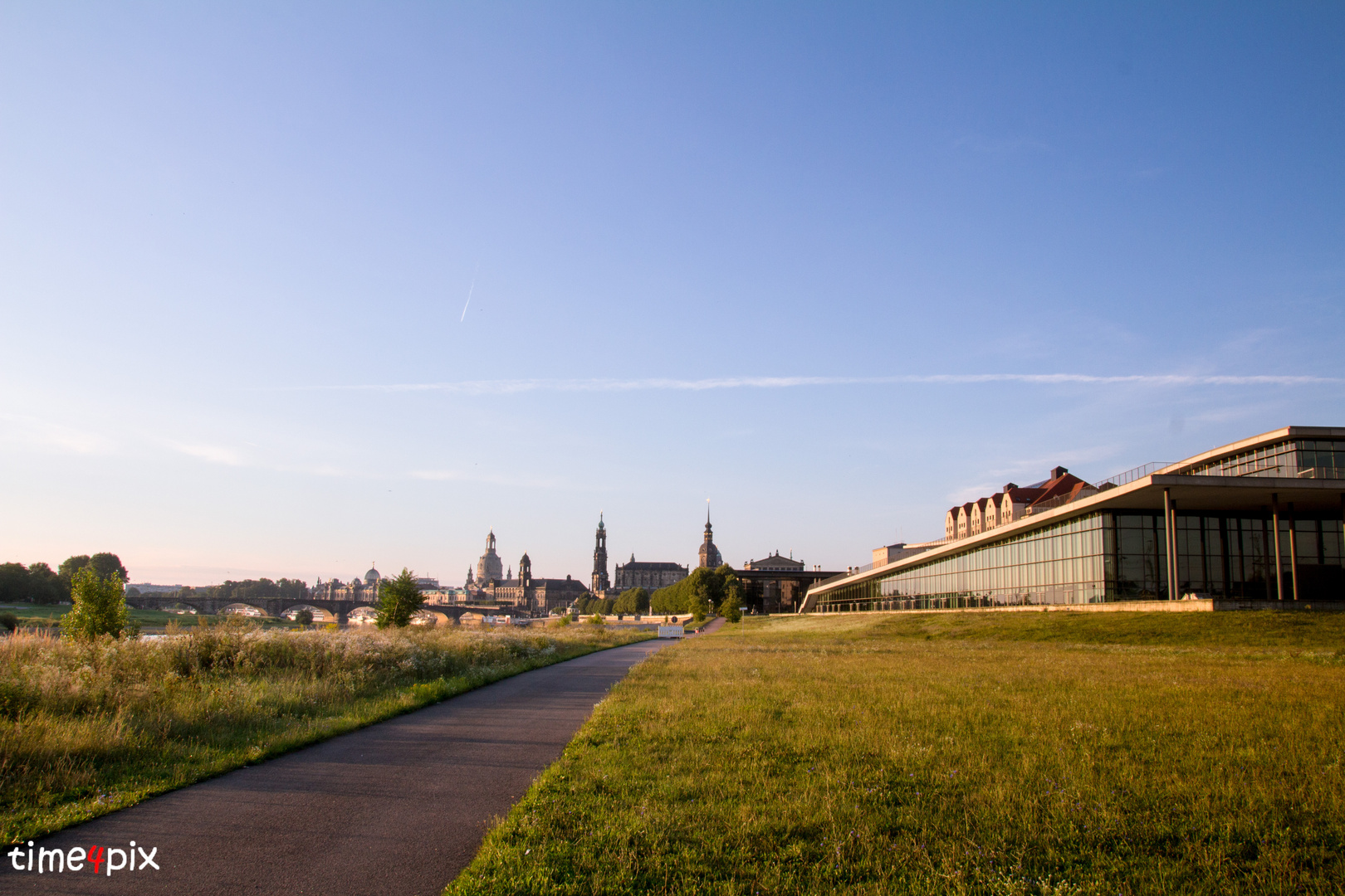 Frühmorgentlicher Blick auf Dresden 2